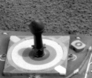 Right Panoramic Camera Non-linearized Sub-frame EDR acquired on
Sol 627 of Opportunity's mission to Meridiani Planum at approximately
12:49:53 Mars local solar time, camera commanded to use
Filter 4 (864 nm). NASA/JPL/Cornell
